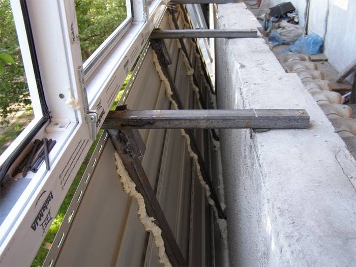 Как утеплить пластиковую дверь на балкон своими руками разными способами - построй