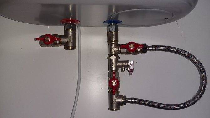 Как слить воду из накопительного водонагревателя: 3 простых способа