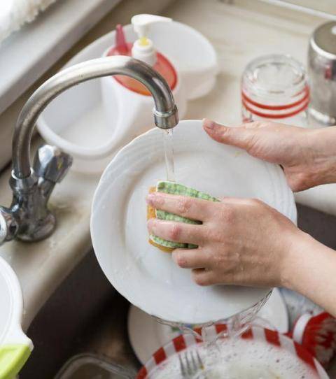 Простые советы для чистой кухни, или как правильно мыть посуду вручную