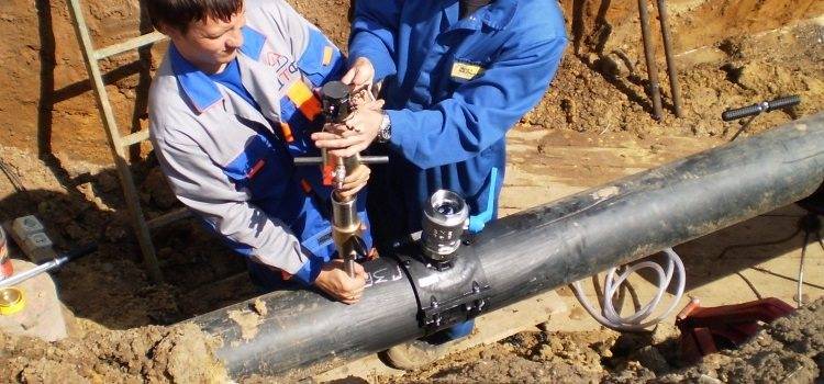 Как врезаться в пластиковую водопроводную трубу: способы и особенности врезки