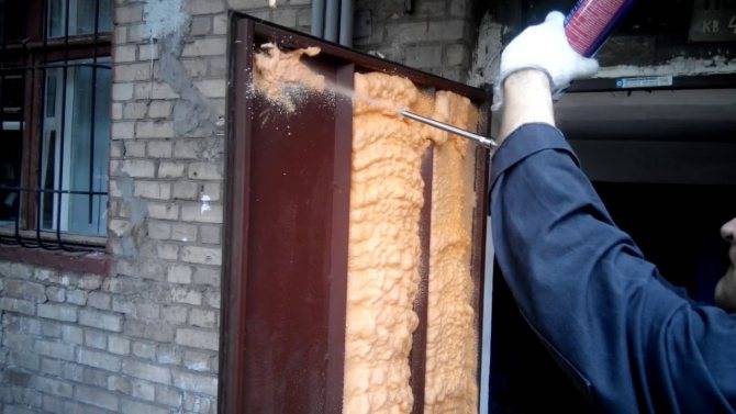 Как утеплить металлическую входную дверь в частном доме своими руками