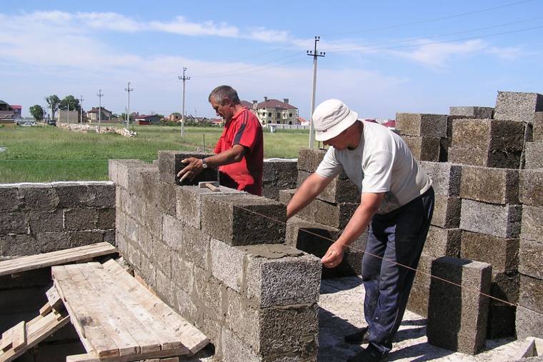 Дом из арболита (арболитовых блоков) — строительство своими руками, пошаговая инструкция