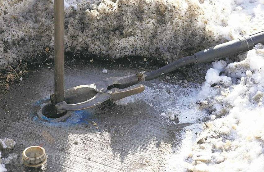 Варианты разморозки труб и правила предотвращения замерзания. как быстро и правильно разморозить трубу с водой под землей?