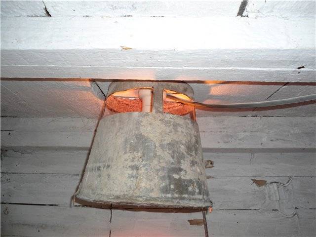Инфракрасные лампы для обогрева курятника, обогреватели зимой