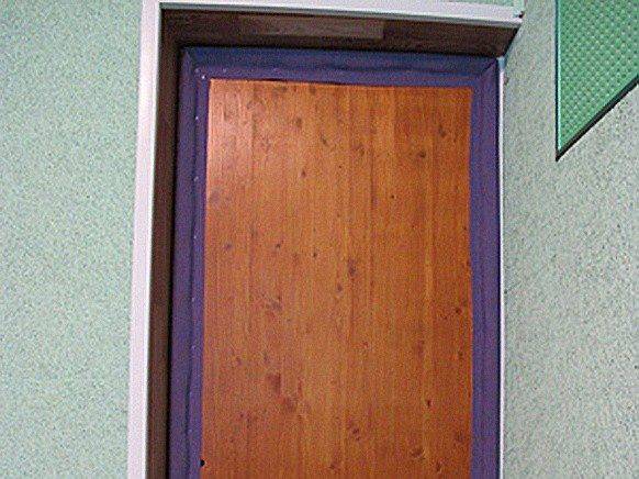 Утепление деревянной двери в частном доме: используемые материалы и порядок работ