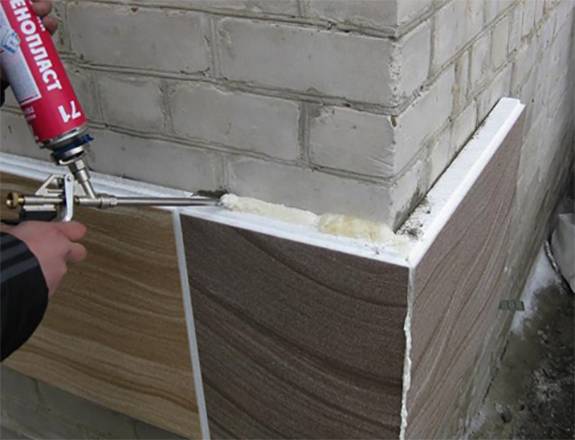 Пена для утепления стен внутри или снаружи: заполнения пустот между стенами монтажной пеной из баллона своими руками, усиление тепло и звукоизоляции