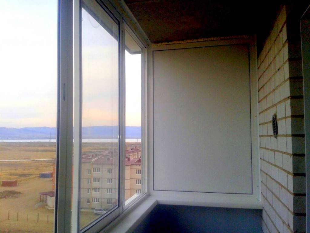 Как утеплить балкон изнутри своими руками в панельном доме?