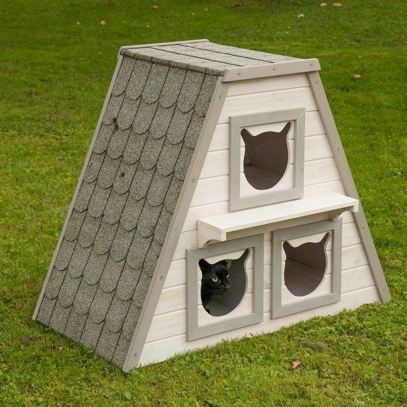 Зимний домик для кошки на улице