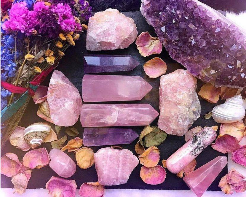 Камни для привлечения денег: 14 минералов, какие носить по зодиаку