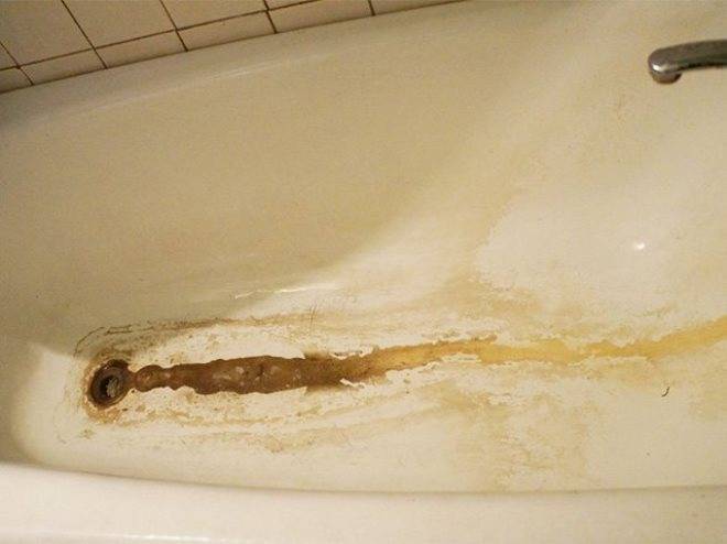 Как очистить ванную от желтого налета в домашних условиях: чтобы не повредить эмаль (видео)