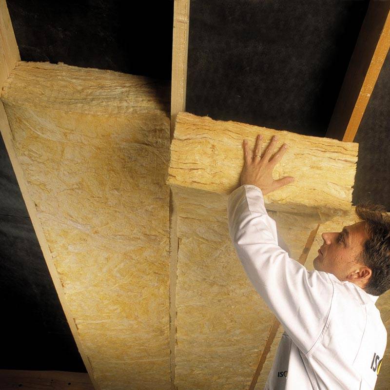Утепление потолка в деревянном доме: лучшие способы