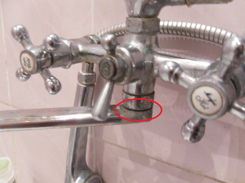 Ремонт гусака смесителя в ванной своими руками: как снять, поменять и отремонтировать
