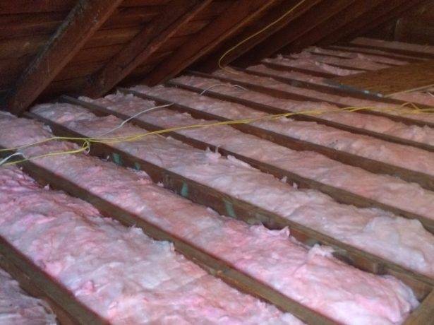 Как правильно утеплить потолок под холодной крышей — материалы и технологии