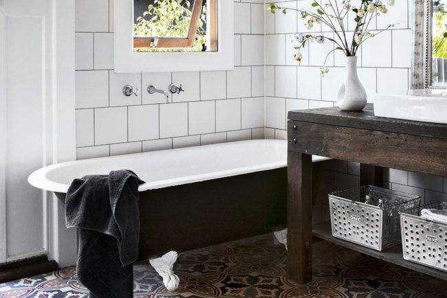 Новая жизнь старого кафеля: как бюджетно обновить плитку в ванной, не снимая