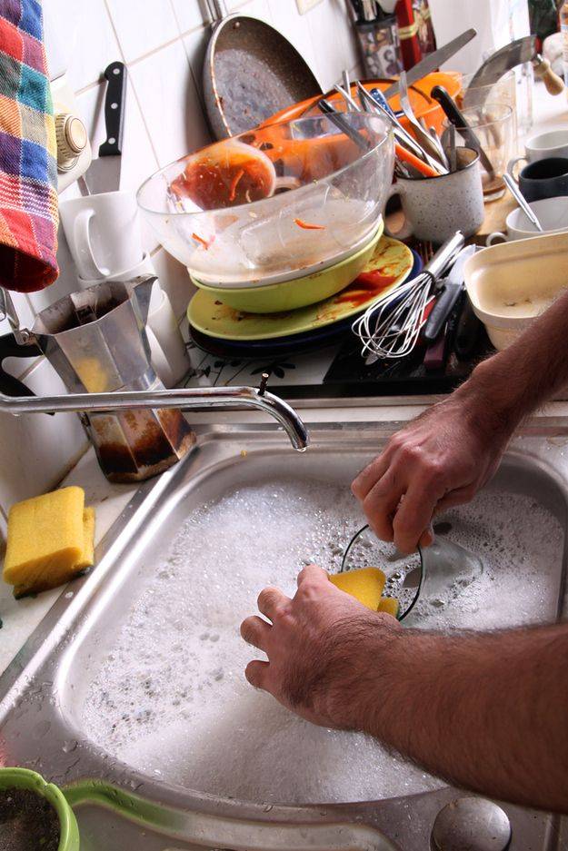 Как быстро помыть посуду, способы облегчить скучный процесс