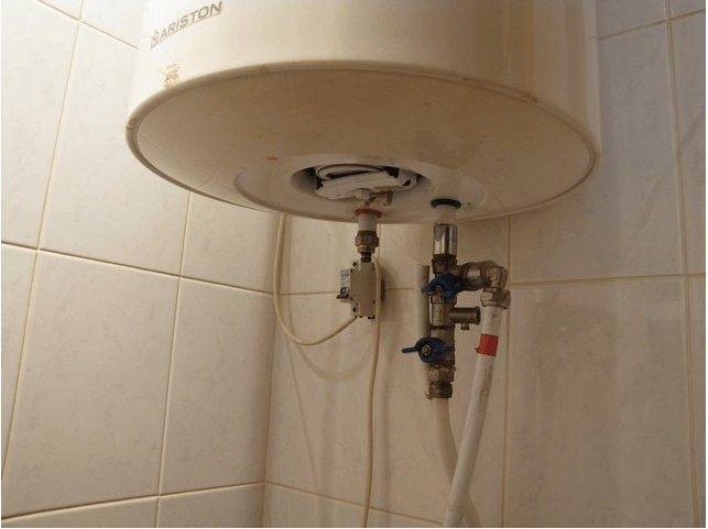 Что нужно, чтобы слить воду из водонагревателя?