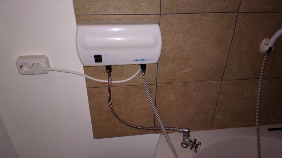 Как производится установка водонагревателя в ванной комнате