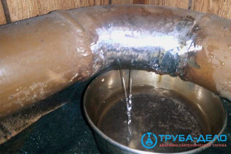 Как устранить течь в трубе отопления механическая заделка дырки и химическая герметизация протечки