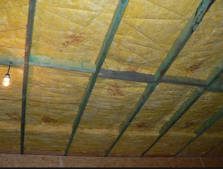 Утепление потолка в частном доме своими руками: как утеплить, чем лучше, материал для утепления изнутри и снаружи, схема утепления