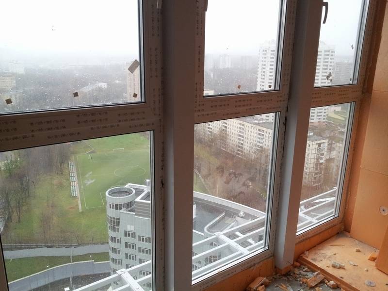 Есть ли смысл утеплять балкон с холодным остеклением: плюсы и минусы лоджии