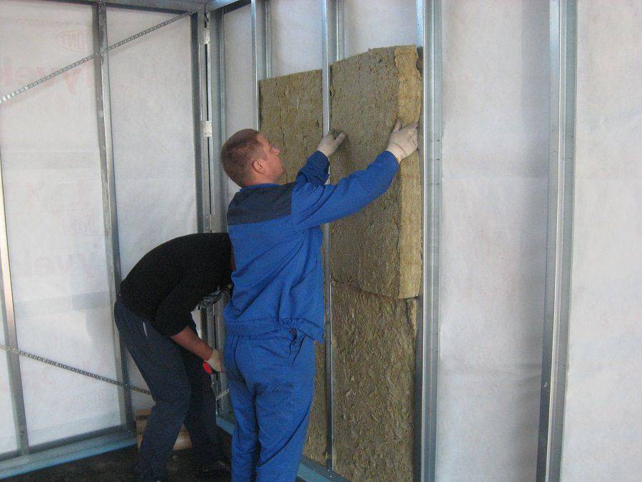 Для чего необходимо утепление бетонных стен снаружи и внутри, порядок работ и виды материалов