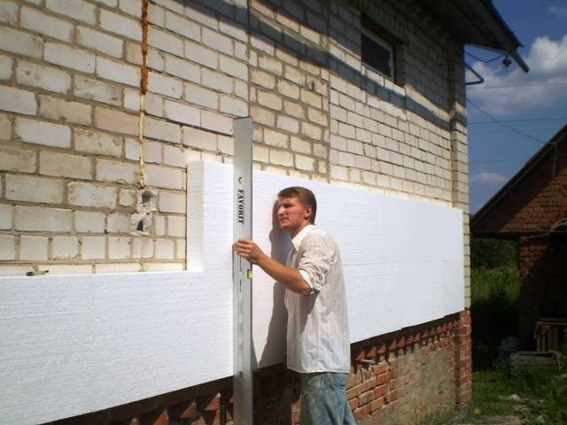 Утепление стен пенопластом своими руками: технология и инструкция по монтажу