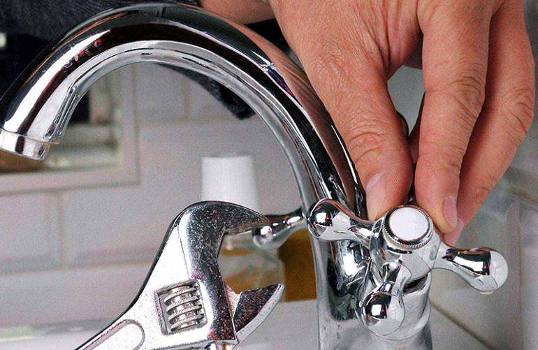Ремонт смесителя в ванной своими руками: пошаговая инструкция и рекомендации, видео