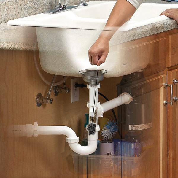 Запах канализации в ванной: нюансы, причины и способы устранения