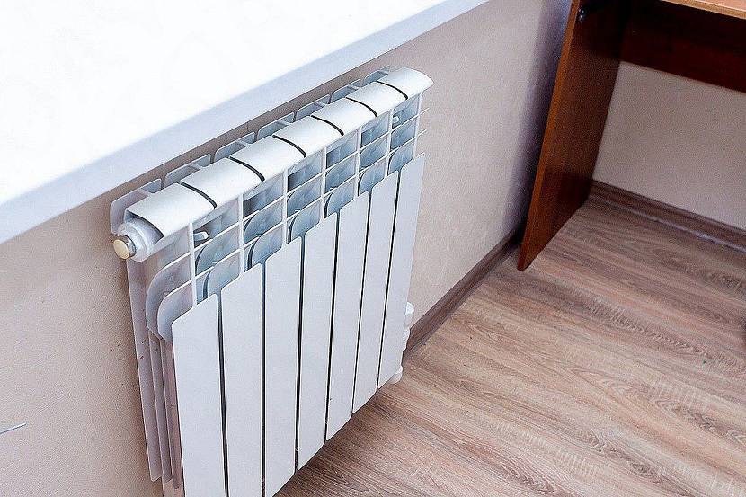 Какие радиаторы отопления лучше — биметаллические или чугунные?