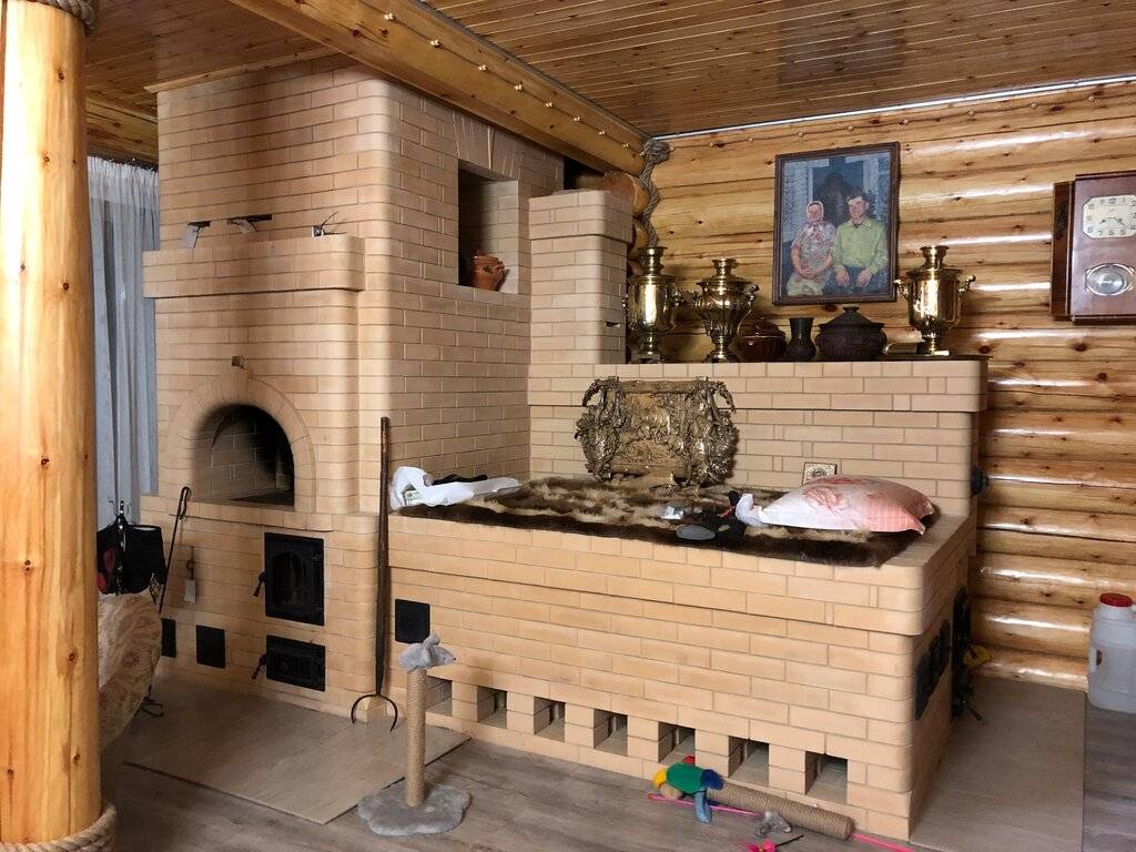 Русская печь с камином и лежанкой, конструкция, постройка, фото готовых устройств