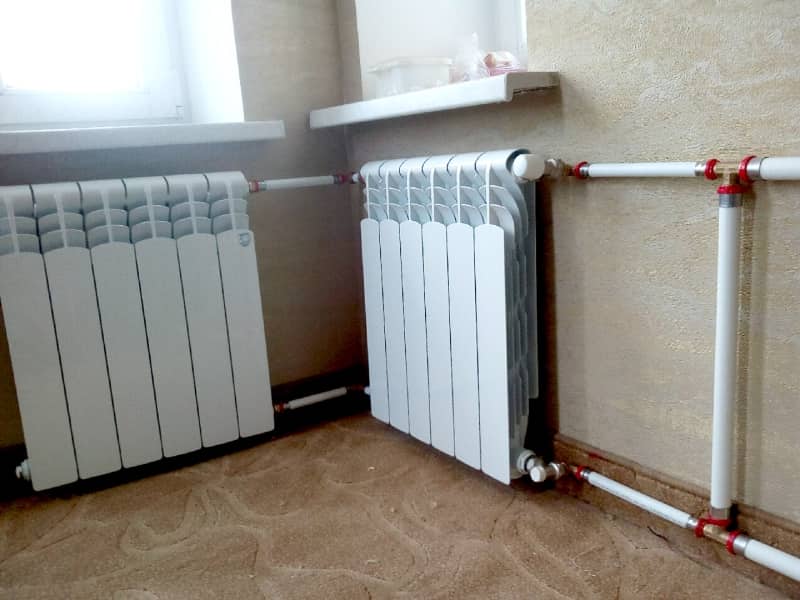 Установка радиатора отопления своими руками: правила и способы установки