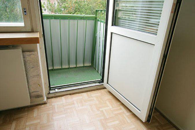 Как утеплить дверь балконную своими руками: для пластиковой и деревянной двери на зиму