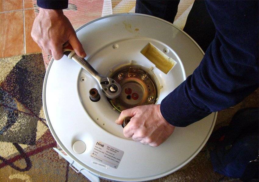 Как выполнить ремонт водонагревателя своими руками