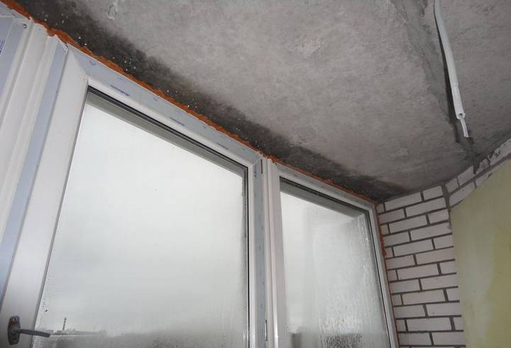Конденсат на балконе после утепления: почему появляется и как избавиться