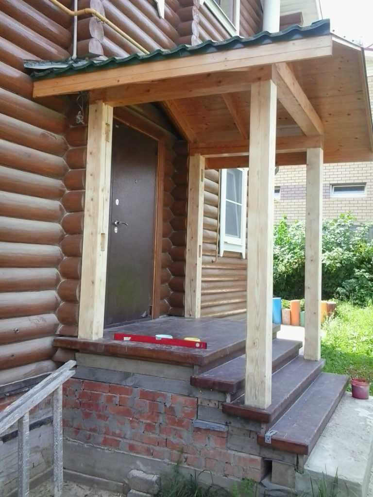 Закрытое крыльцо для частного дома: проекты оформления входа террасы загородного дома с остеклением
