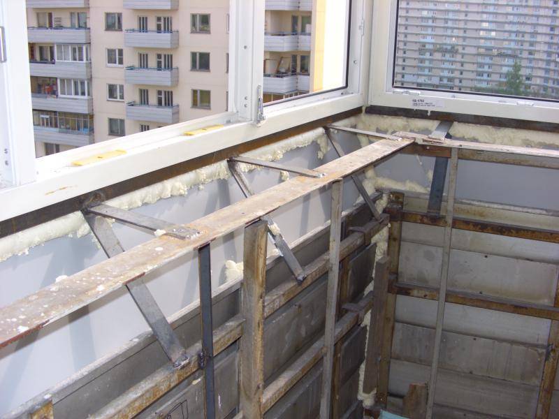 Способы укрепления парапета балкона