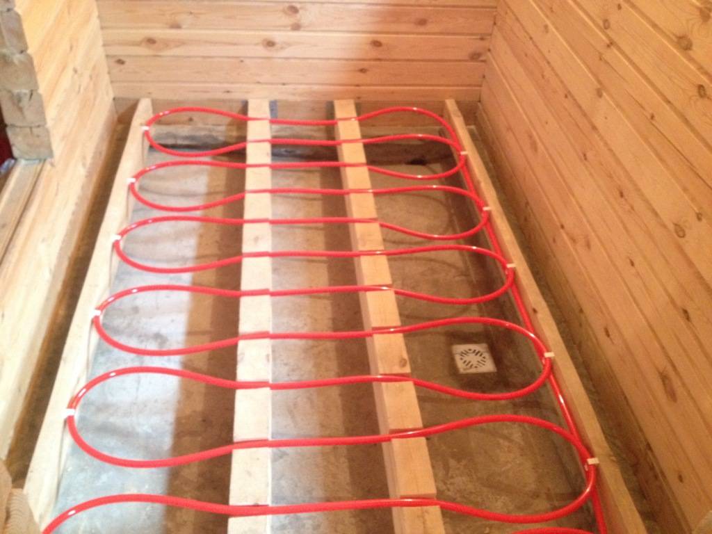 Как смонтировать водяной теплый пол в деревянном доме